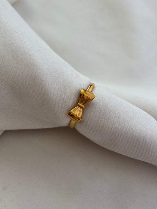 Bow-affair Ring