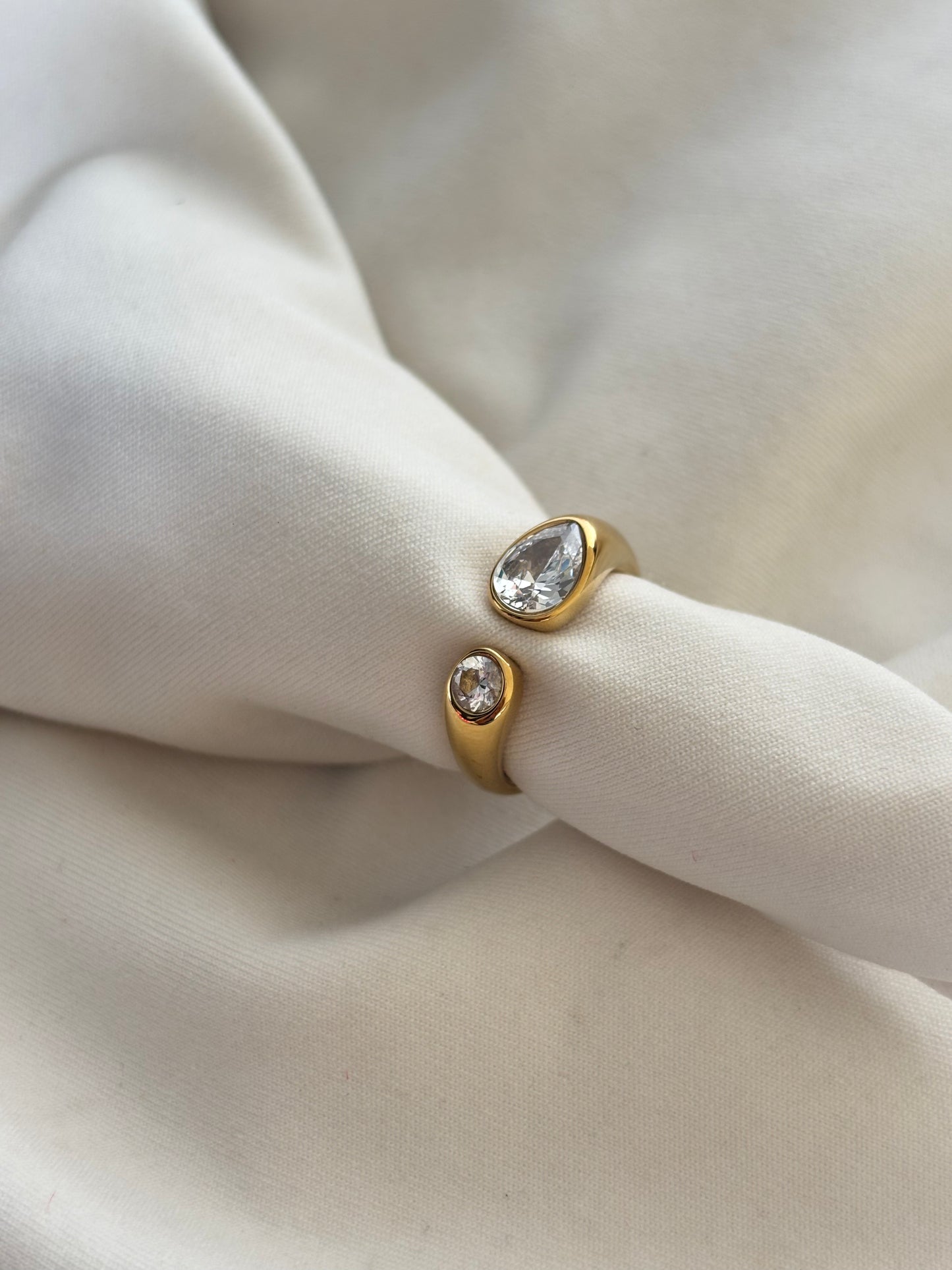 Toi Moi Solitaire Adjustable Ring