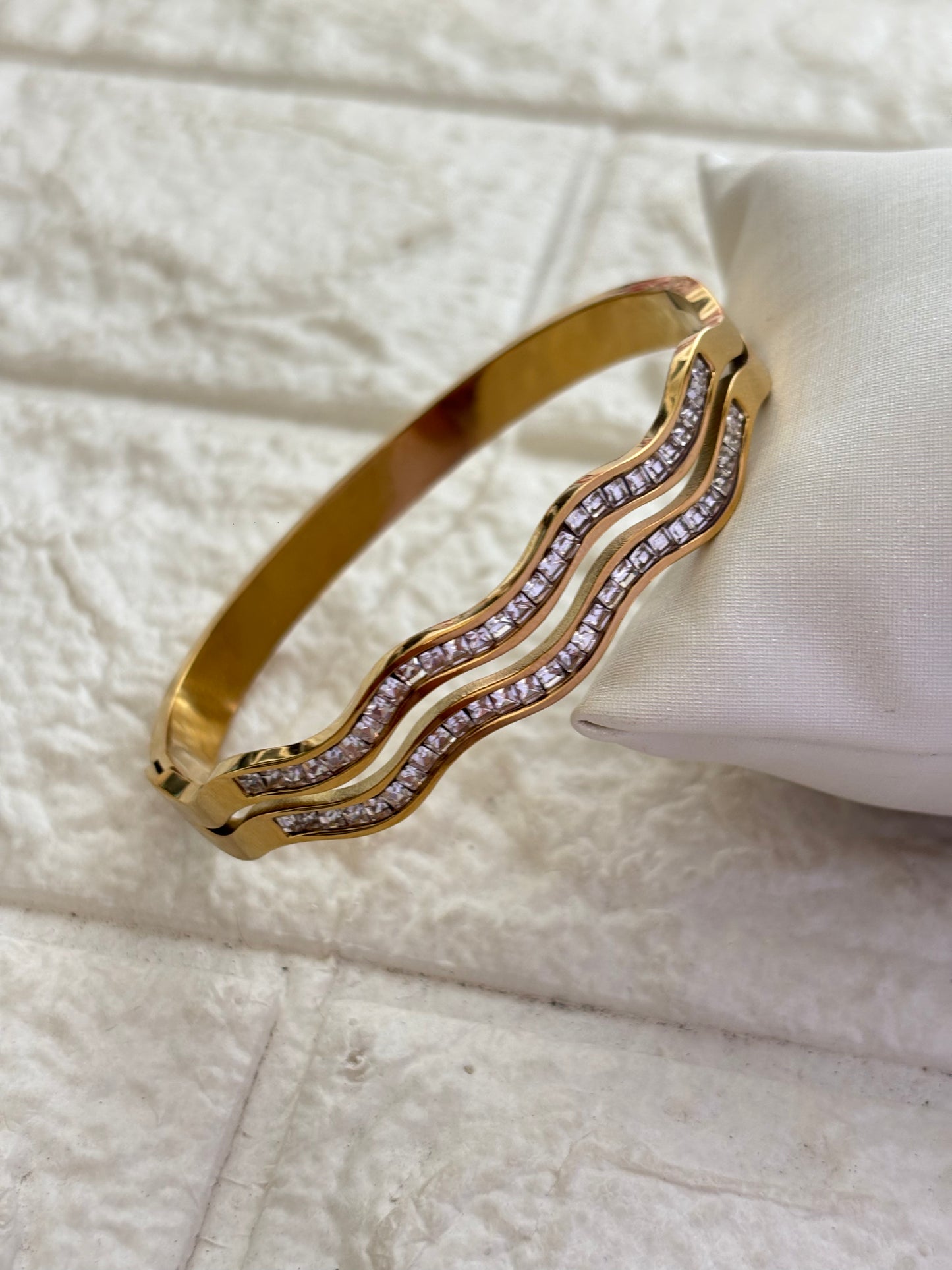 Wavy Eternity Bracelet