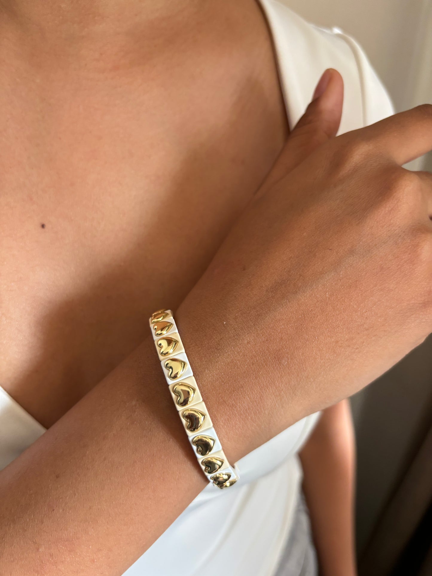Ivory Heart Enamel Stretchable Bracelet