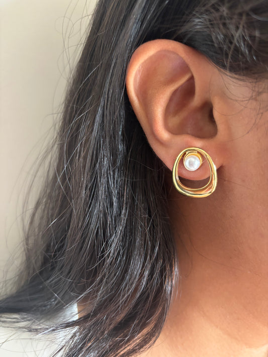 Pearl Aura Earring