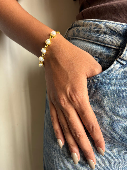 Iris Natural Pearl Bracelet - Brass