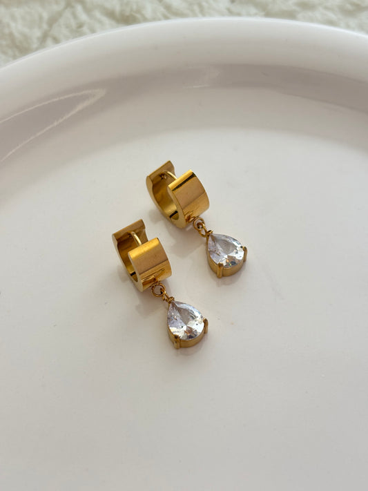 Chunky Pear Solitaire Huggies