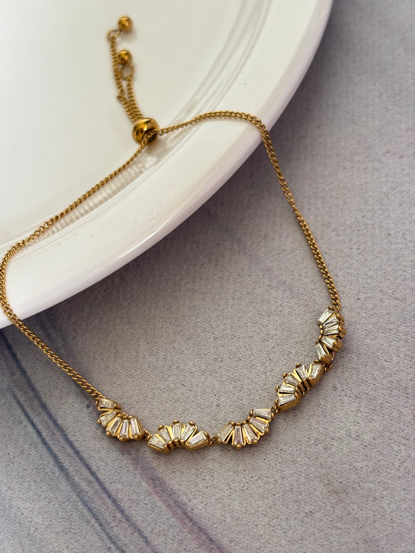 Lily Clear Pull Up Bracelet