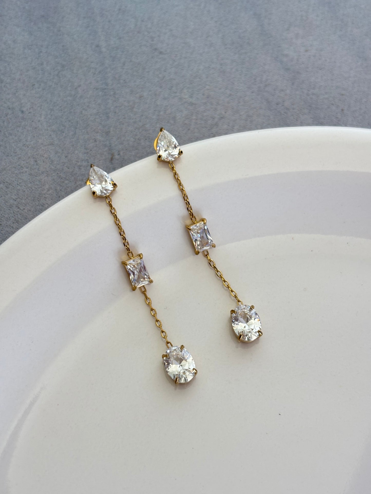 Shape of Sparkle Earring