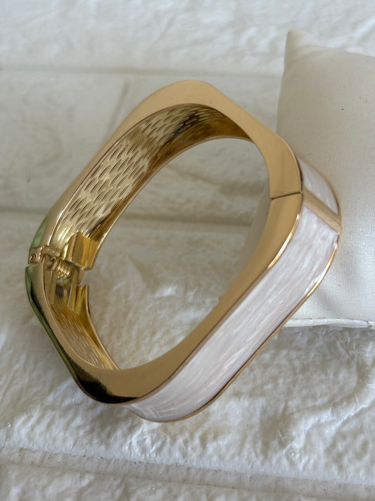 Milky Squircle Bracelet- Brass