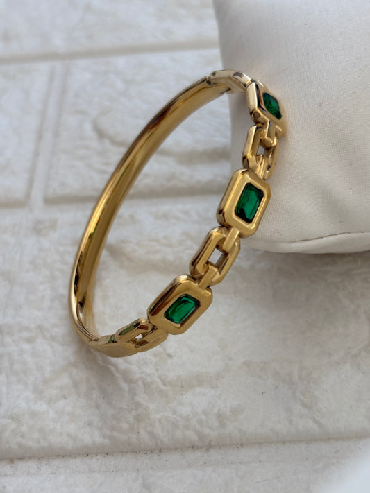 Almon Emerald Bracelet