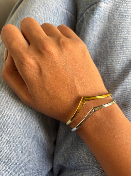 Dual tone wanky adjustable Cuff