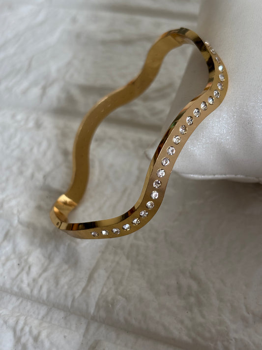 Studded Wavy Bracelet