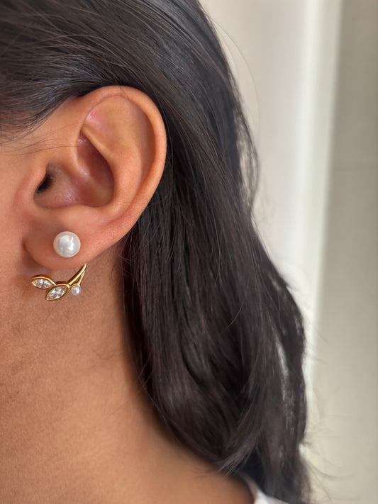 Pearl Bloom Earcuff