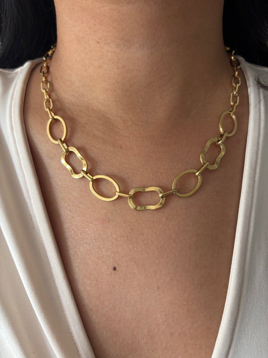 Abstract Geo Chain