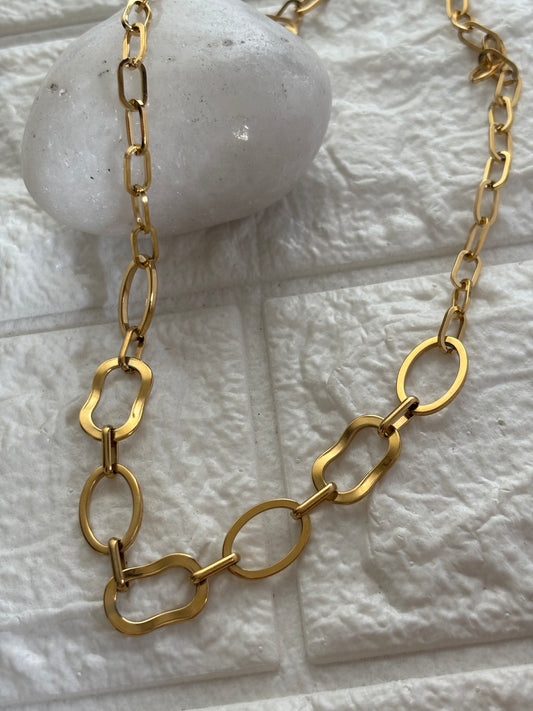 Abstract Geo Chain
