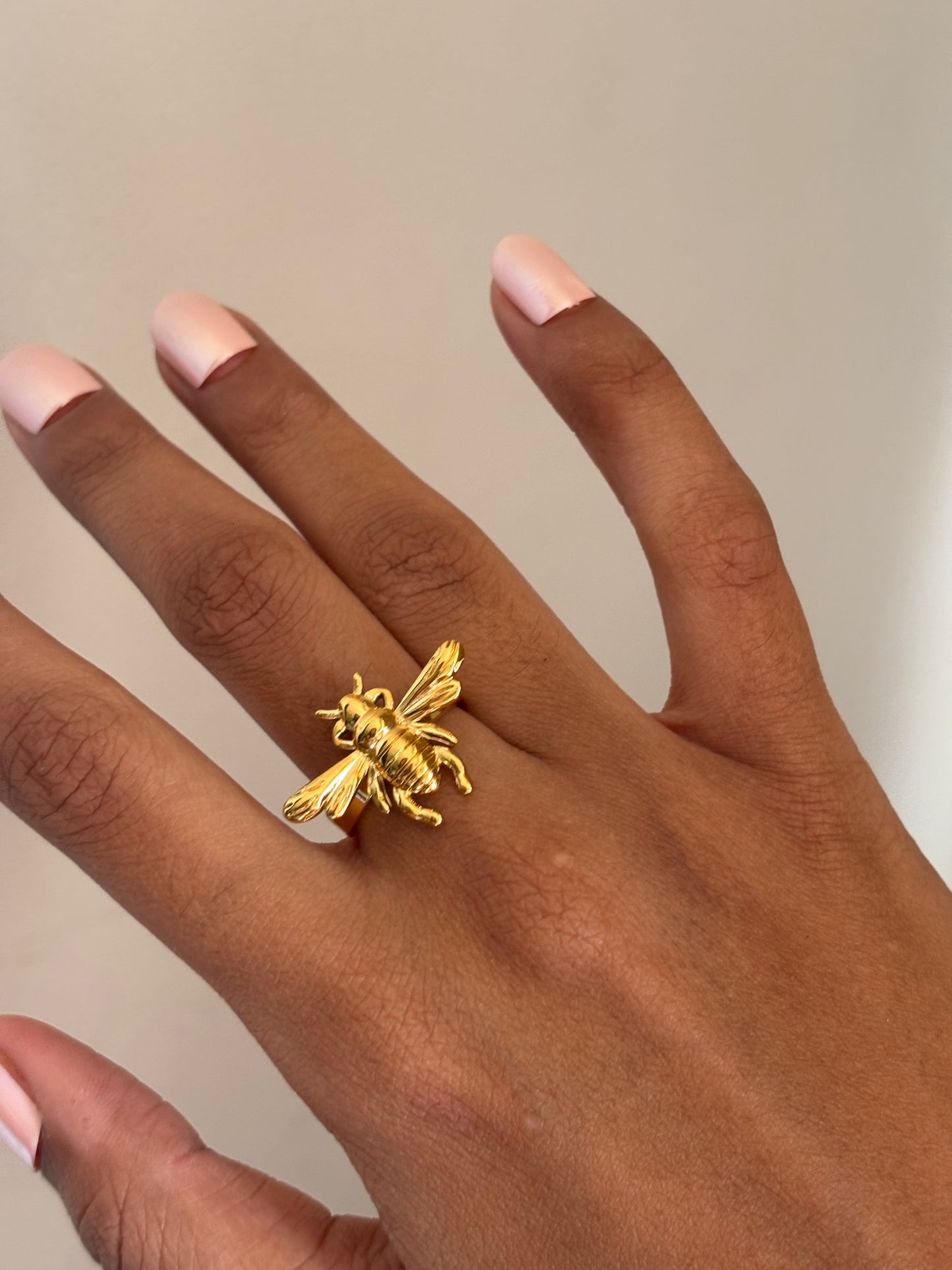 Queen- Bee Ring Size-7