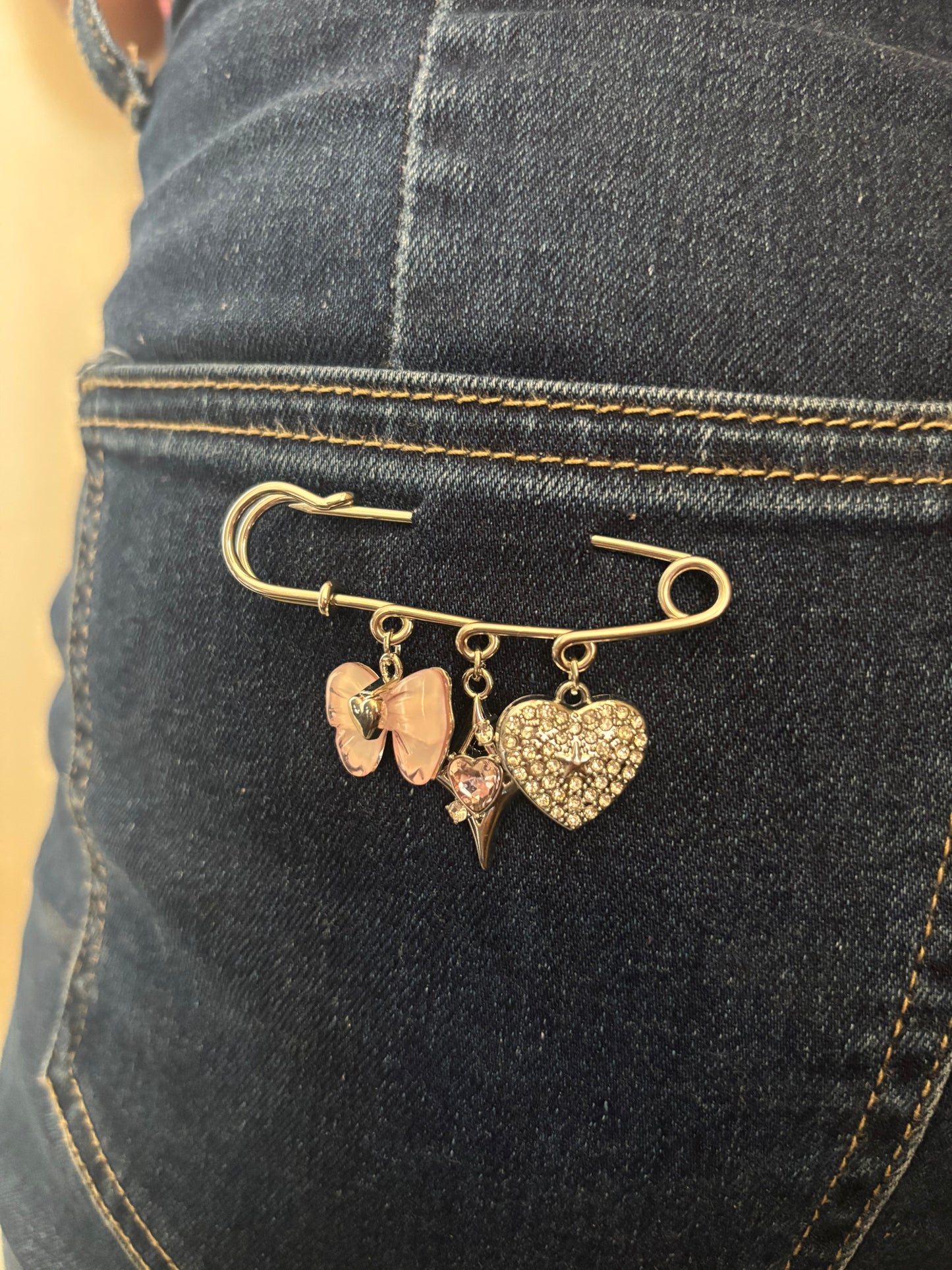 Bowberry Charm Brooch
