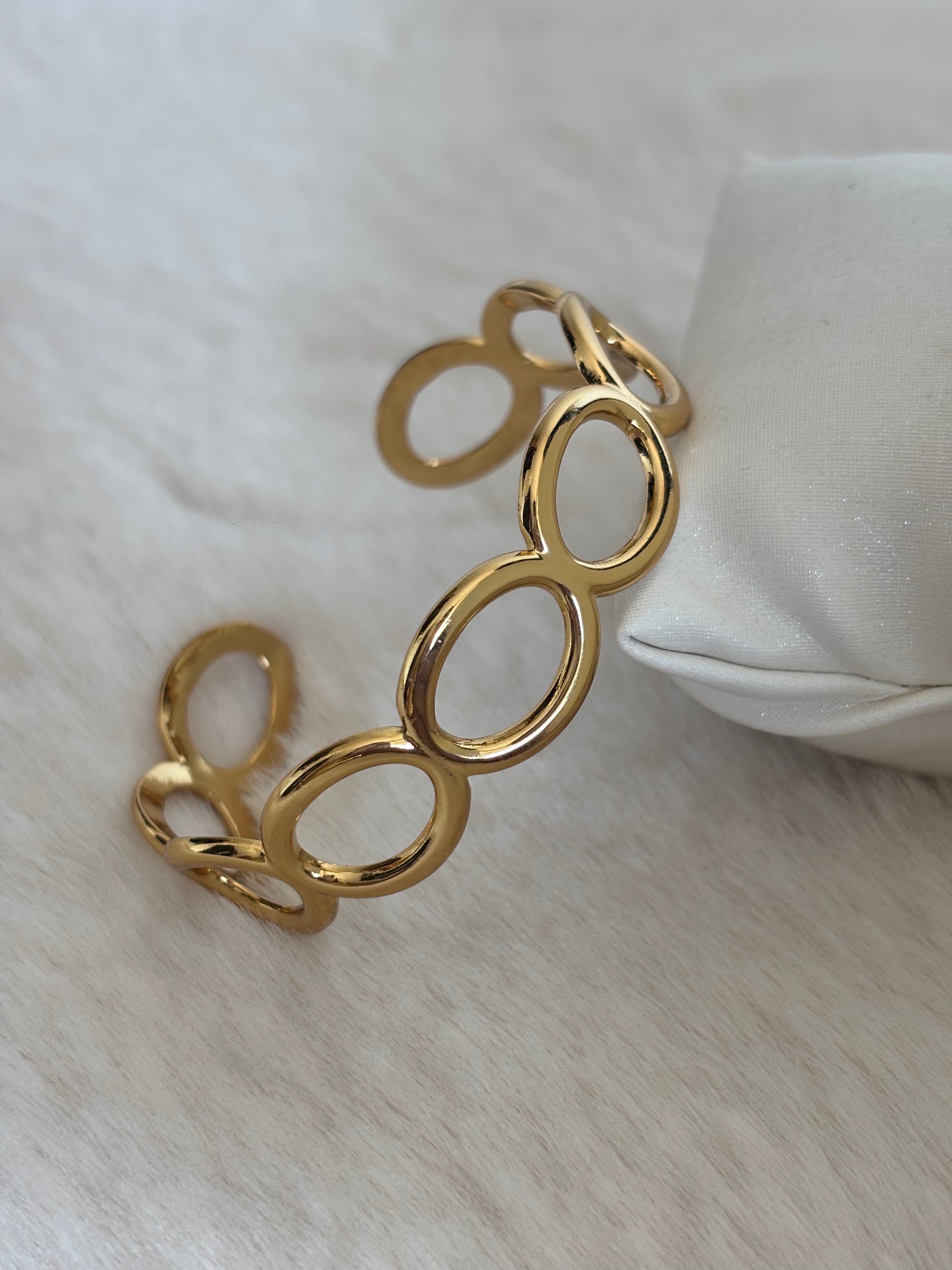 Oval Cut-out Adjustable Cuff – MACHKI