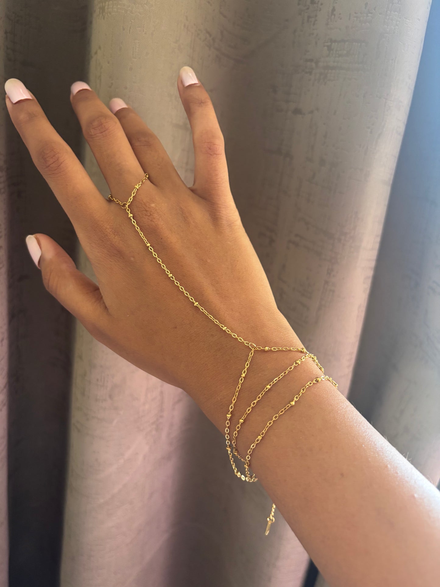 Lea Hand Chain