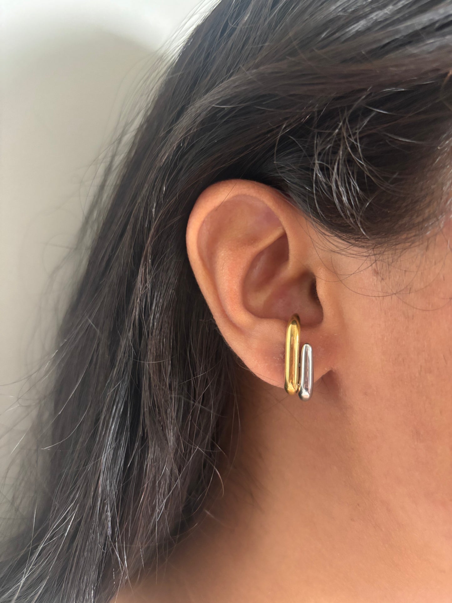 Dual-Tone Studs
