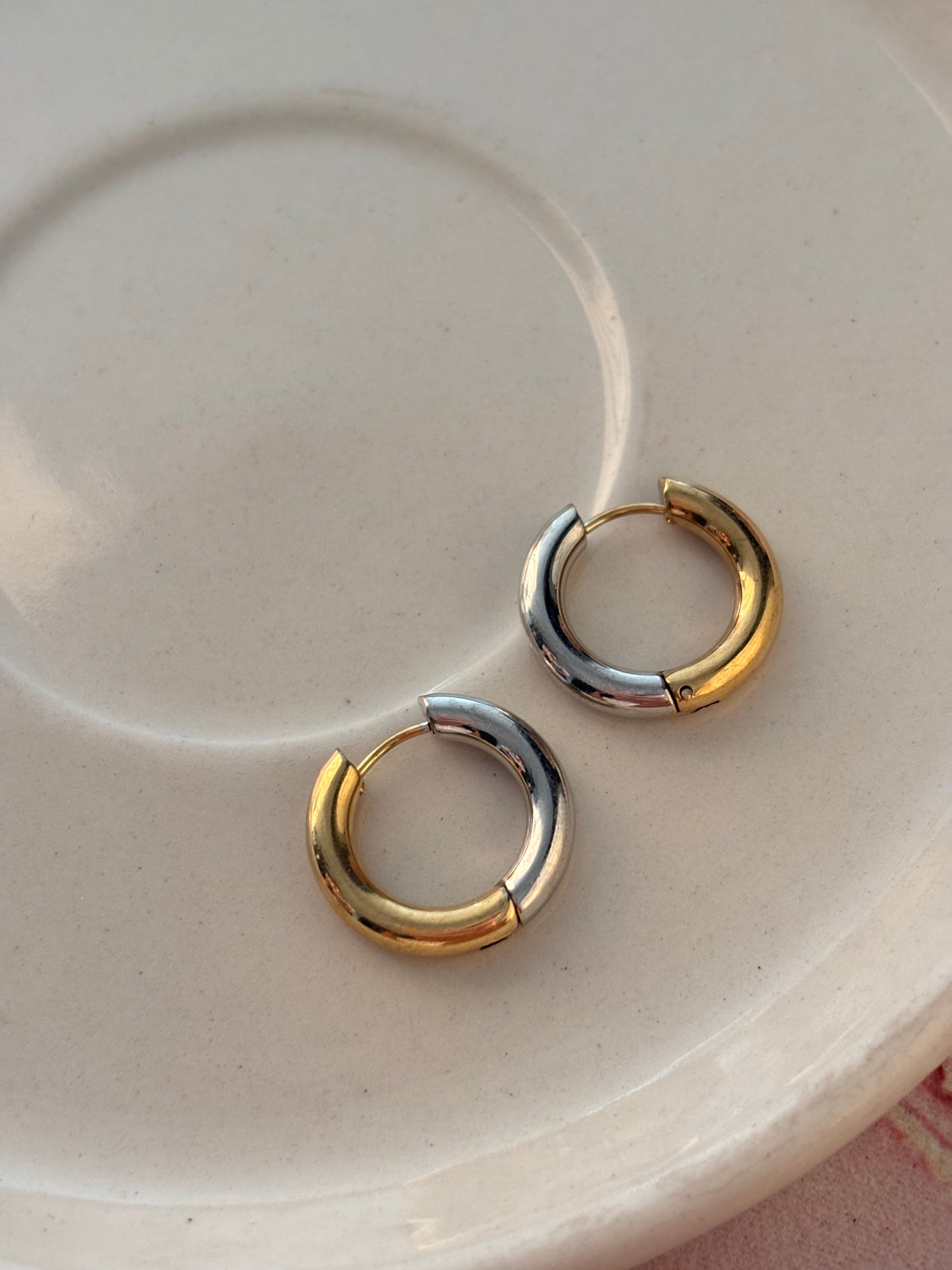 Dual Tone Hoops