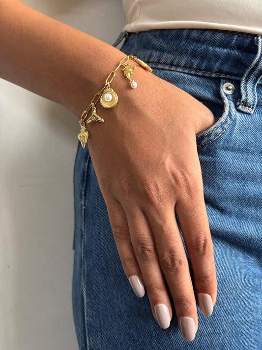 Oyster sea-shell Pearl Bracelet