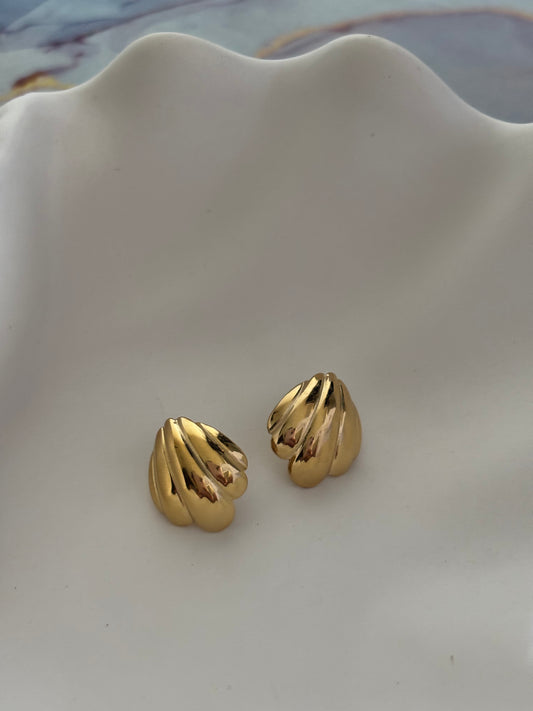 Shell Studs