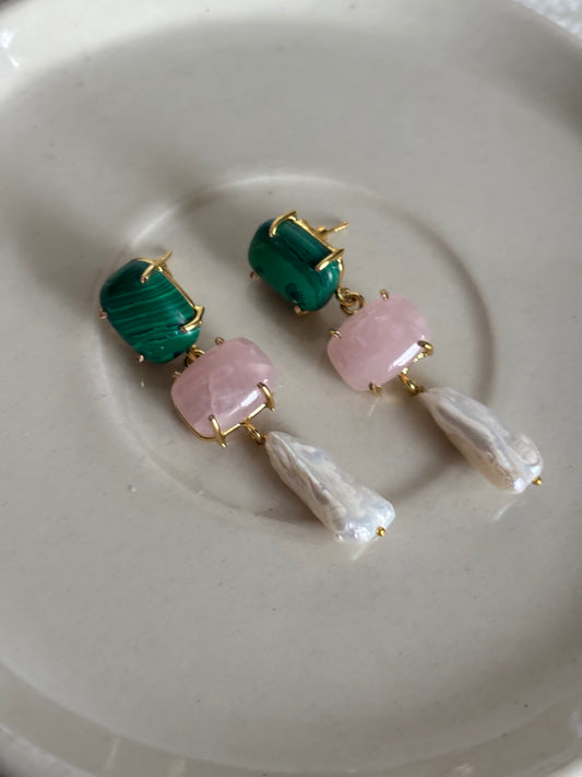 Pearl Color Natural Stone Dangler
