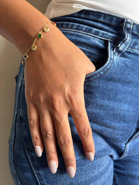 Dainty multi-color shell Bracelet
