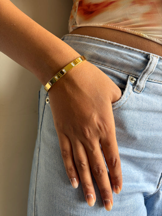 Brilliant Cut Studded Bracelet