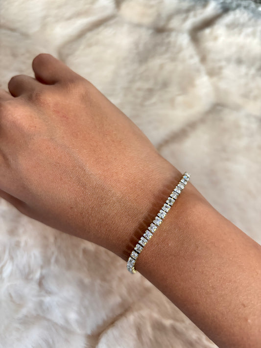 Clear Pull Up Bracelet