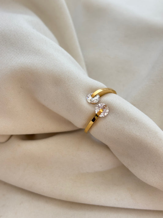 Dancing Diamond Ring