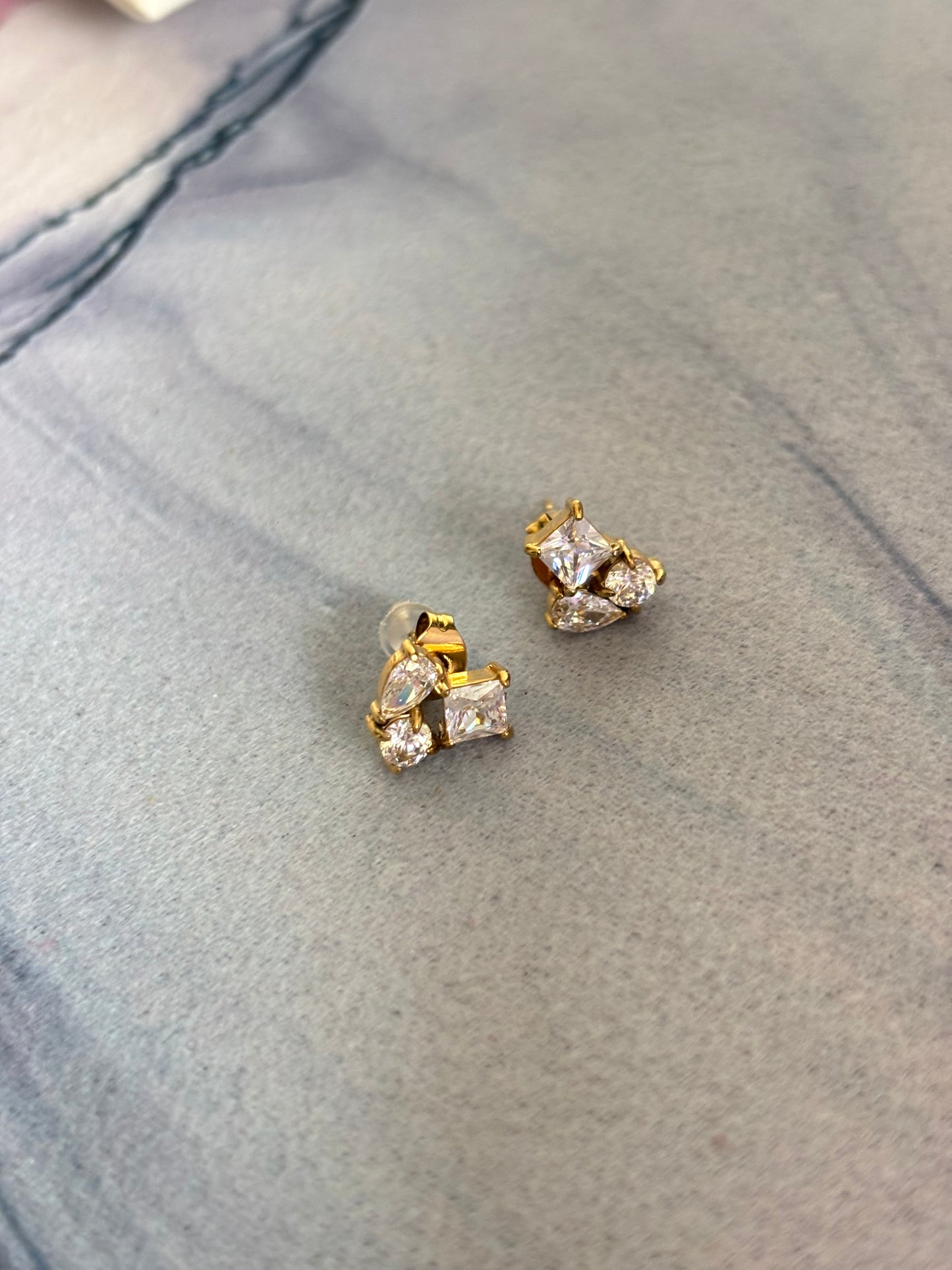 Trio solitaire Studs