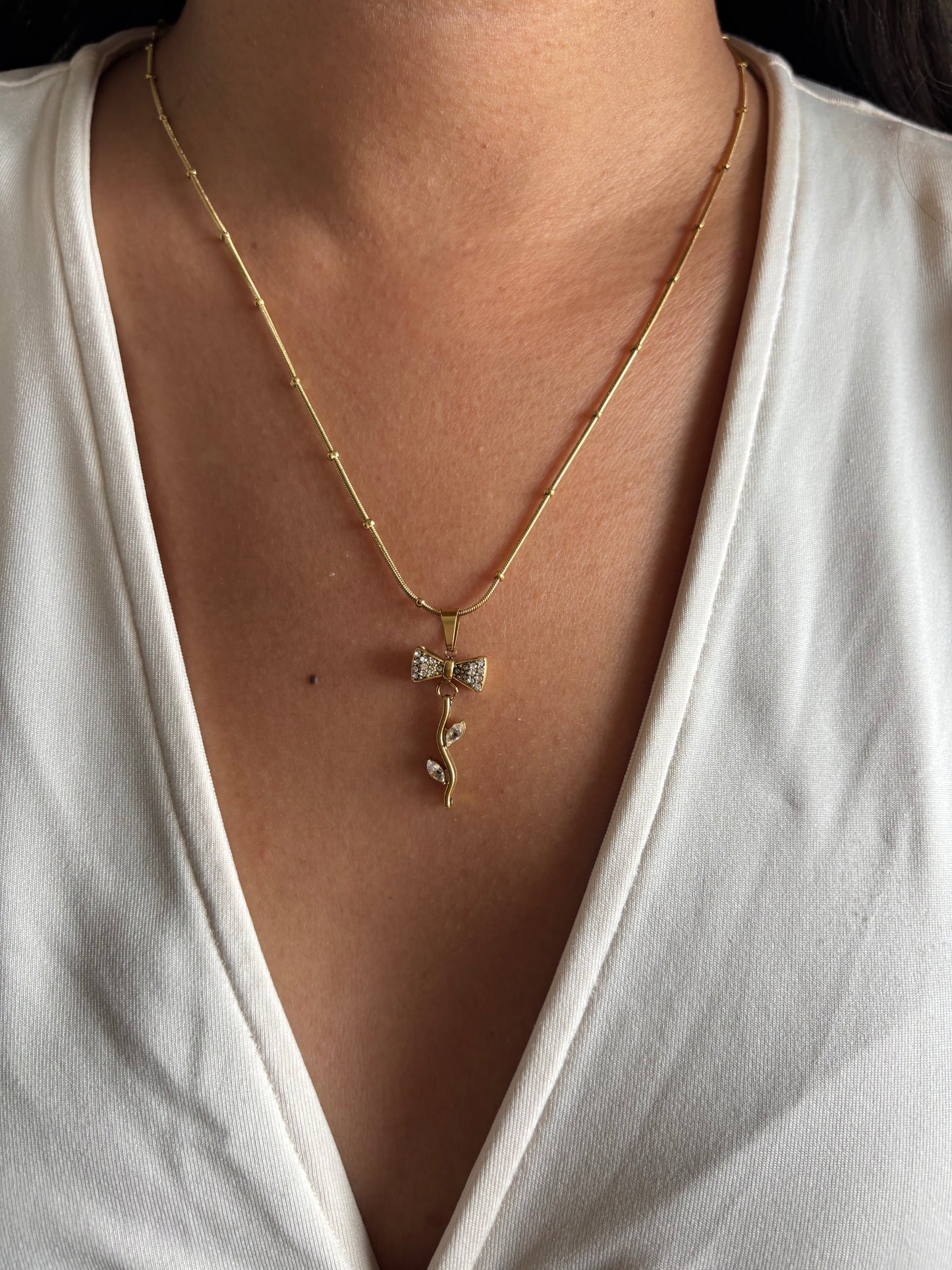 Bow-Romance Necklace
