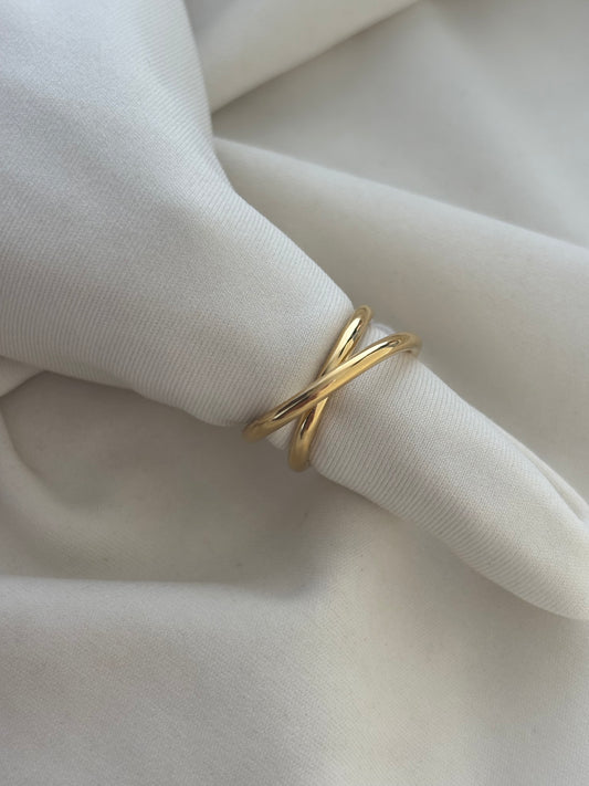 Cross-Over Ring