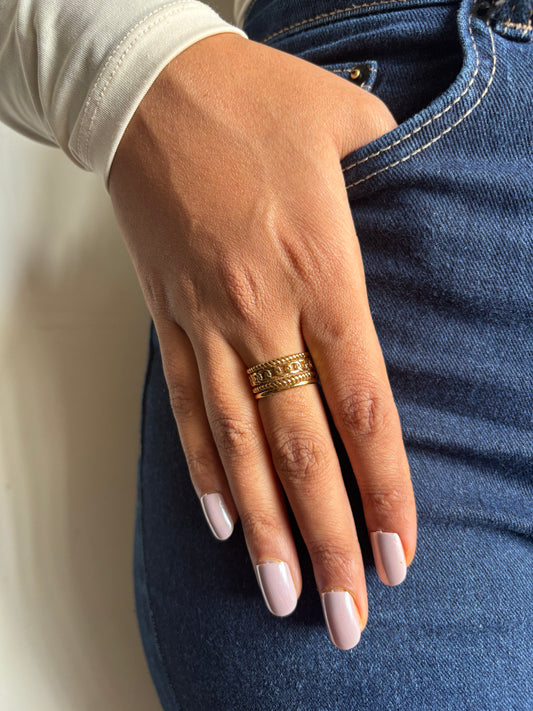 Mia Bunch Ring- Size 7