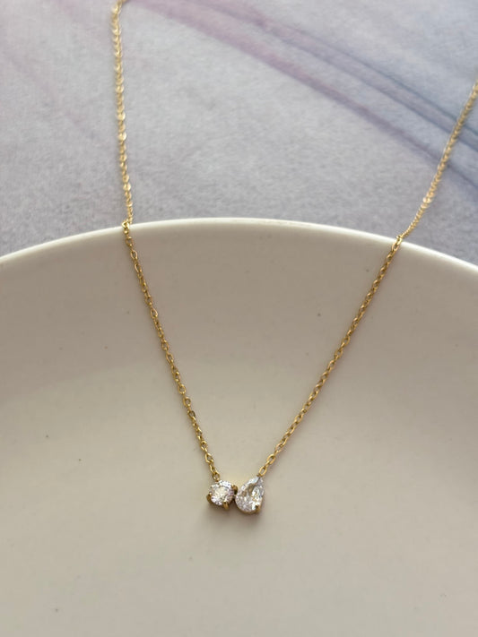Mini luxe Solitaire Necklace
