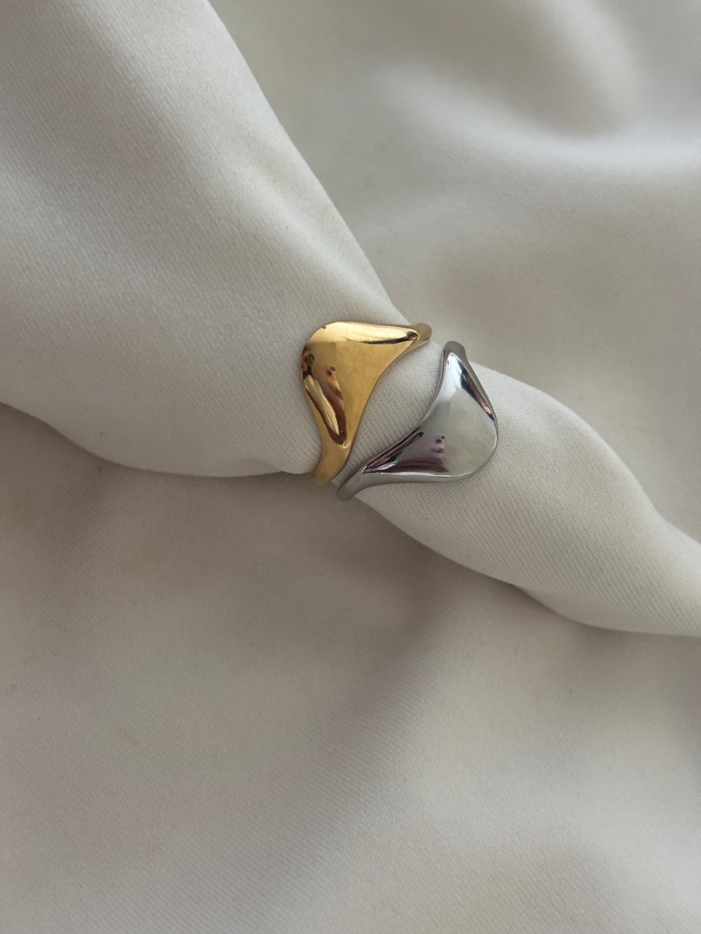 Miu Dual Tone Ring (size 7to8 )