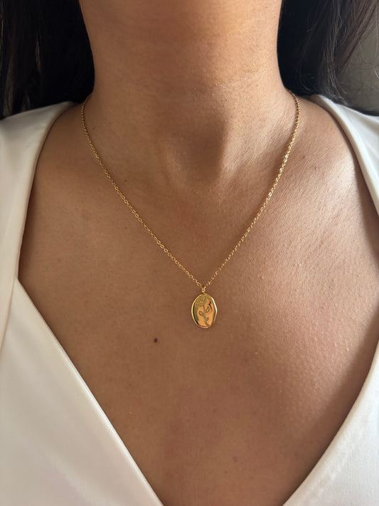 Rosette Necklace