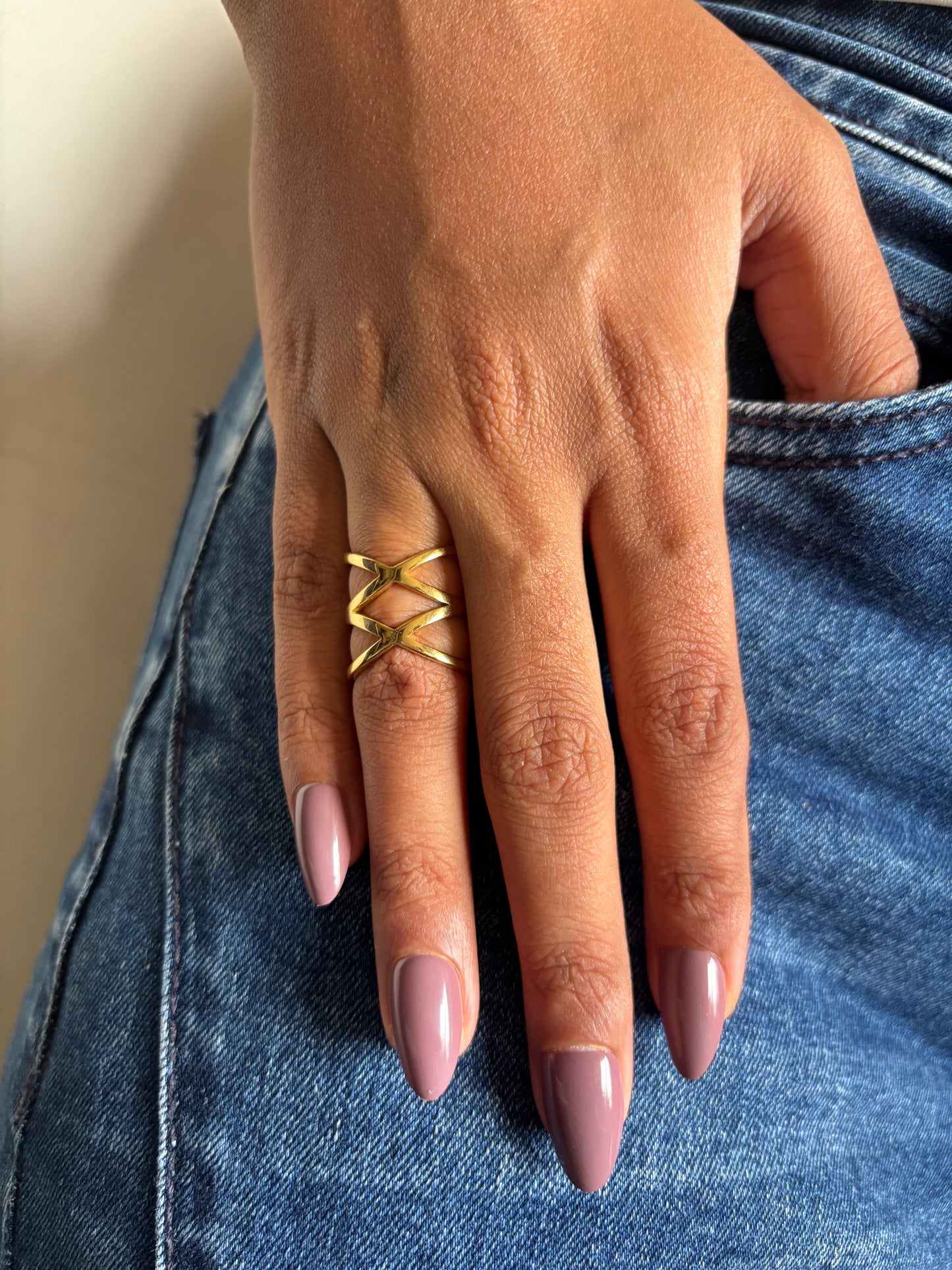Lisa Criss-cross Ring- Size 6