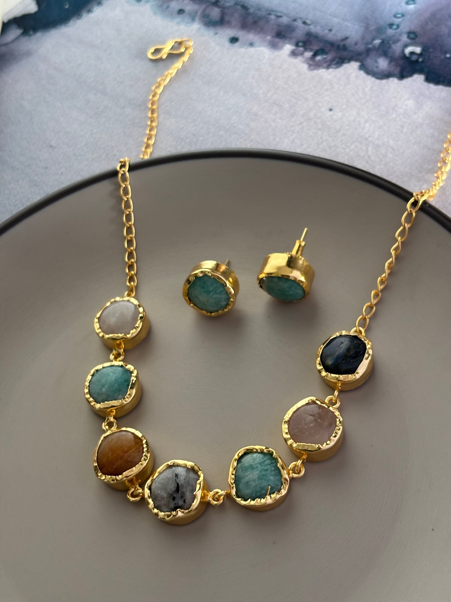 Pop Multi-color natural Stone Choker Set - Brass