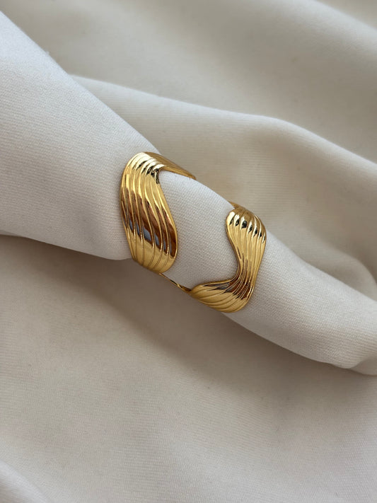 Abstract Cut-out Ring Size-7