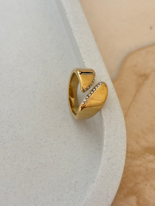 Grecia studded Ring (Size-7)