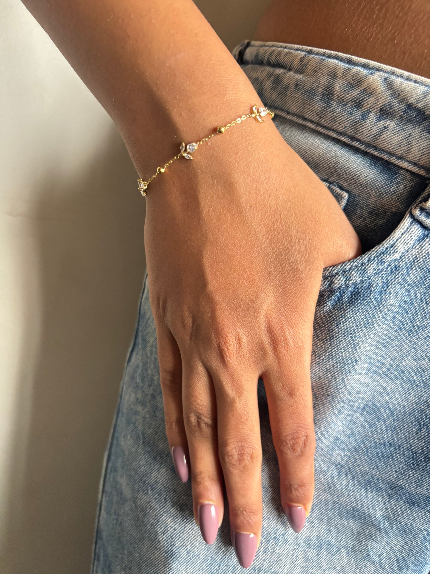 Clear Tulip Bracelet