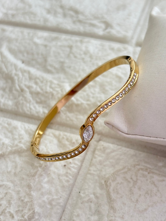 Studded Wavy Marquise Bracelet